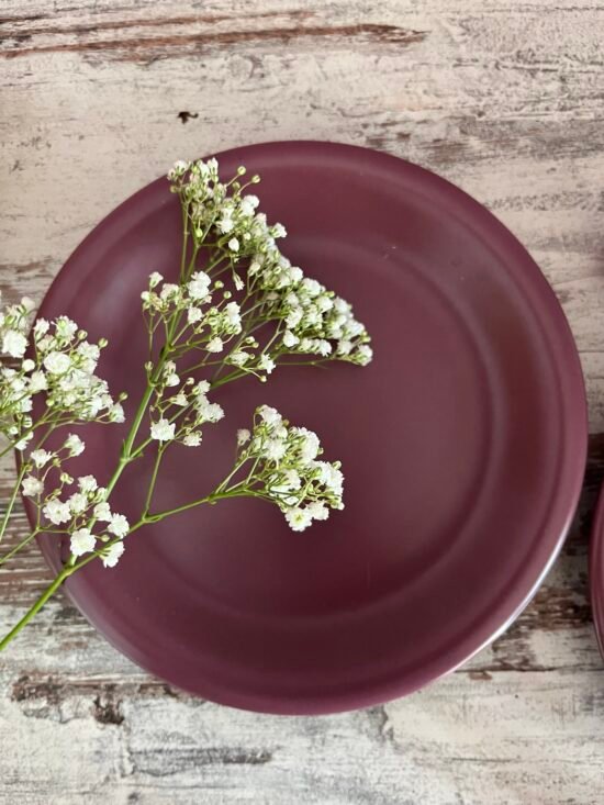 Две матови керамични чинии